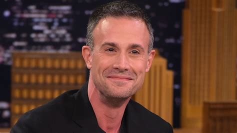 what has happened to freddie prinze jr|why did freddie prinze stop acting.